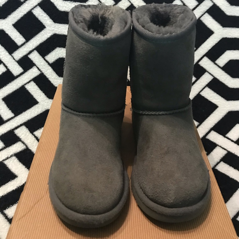 Girls boots